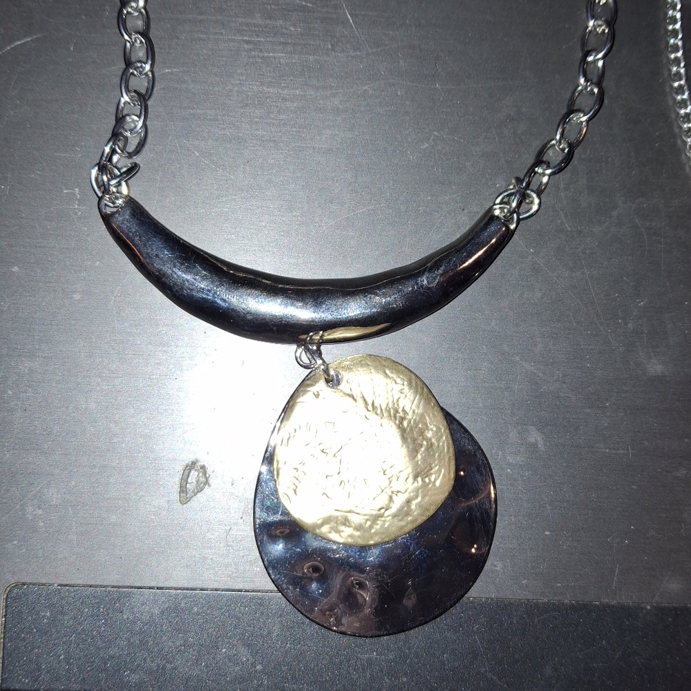 Lot 3 Statement Silvertone Geometric Unmarked Necklaces EUC - Picture 8 of 9